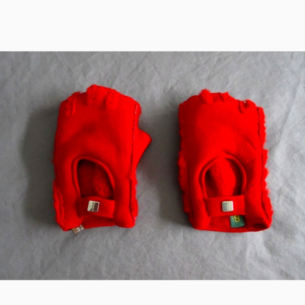 Red Bottega Veneta shearling fingerless gloves 6 1/2